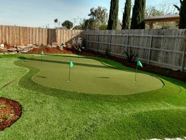 Backyard golf putting greens in Silicon Valley, CA