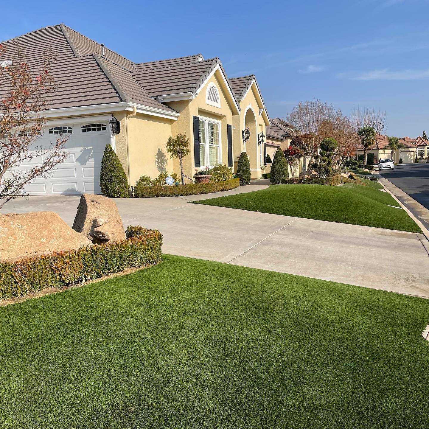 Artificial grass lawn installed by SYNLawn