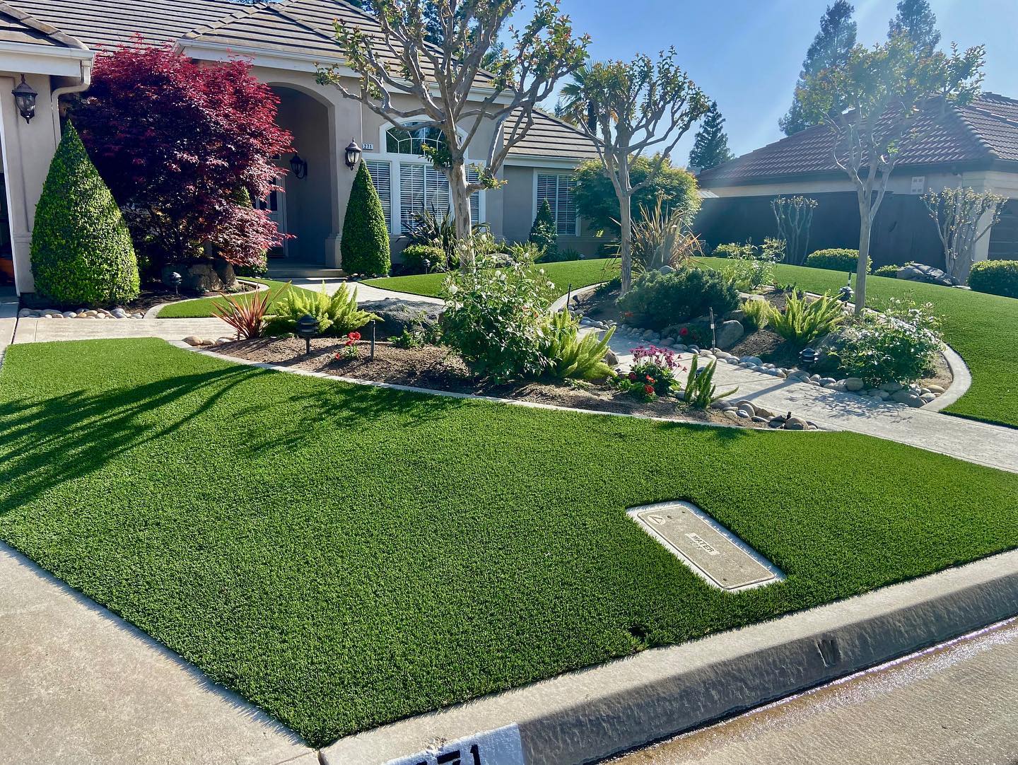 Front yard artificial grass lawn installed by SYNLawn