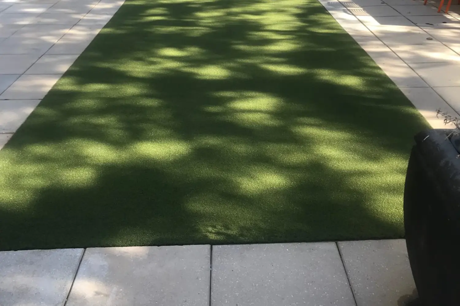 Artificial grass backyard lawn from SYNLawn