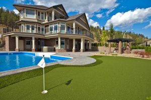 SYNLawn residential front yard on artificial grass