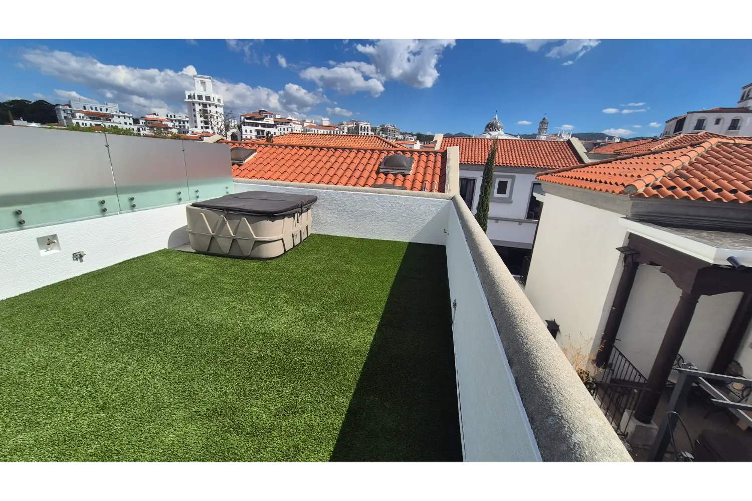 Artificial grass rooftop installation from SYNLawn