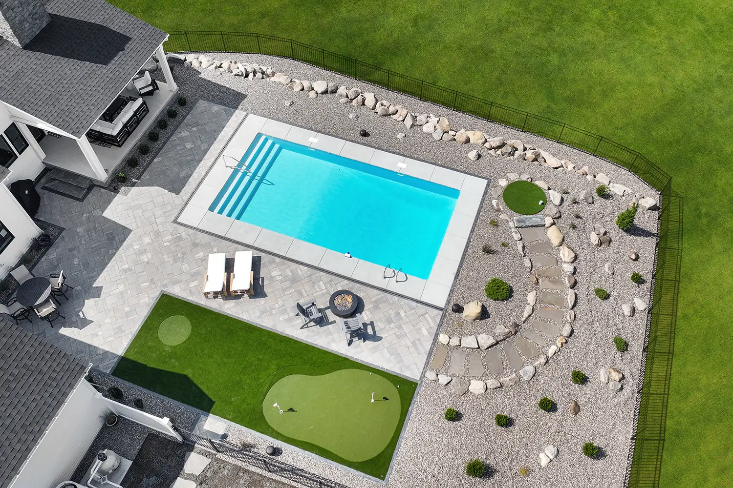 synlawn-sv-pool-area-artificial-grass-3 Artificial grass pool area from SYNLawn Silicon Valley