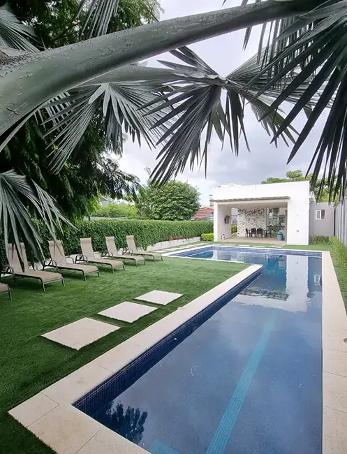 Artificial grass pool area installed by SYNLawn